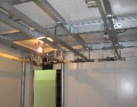 Zadráhování chladírny, vybavení bourárny