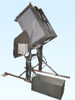 Lifting and tipping device for box pallet - hydraulic